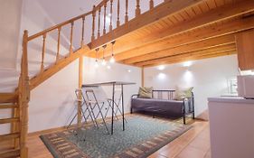 Weiner Cozy Apartment